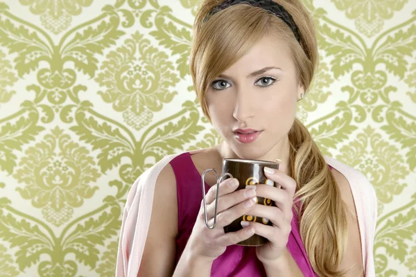 Caffè retrò donna vintage tazza ritratto — Foto Stock