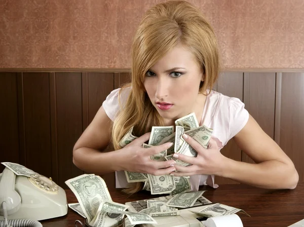 Жадные деньги ретро женщина офис винтажный бухгалтер — стоковое фото