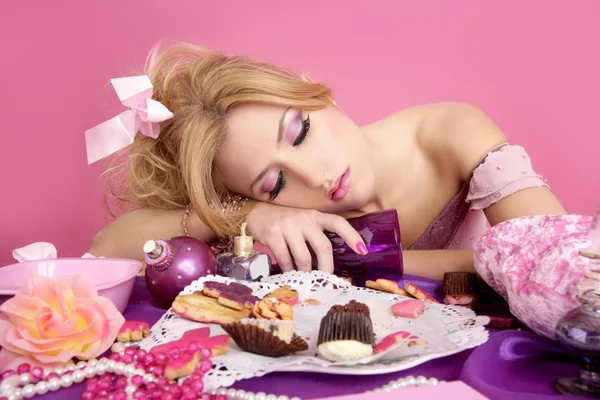 Dronken partij prinses barbie roze mode vrouw — Stockfoto