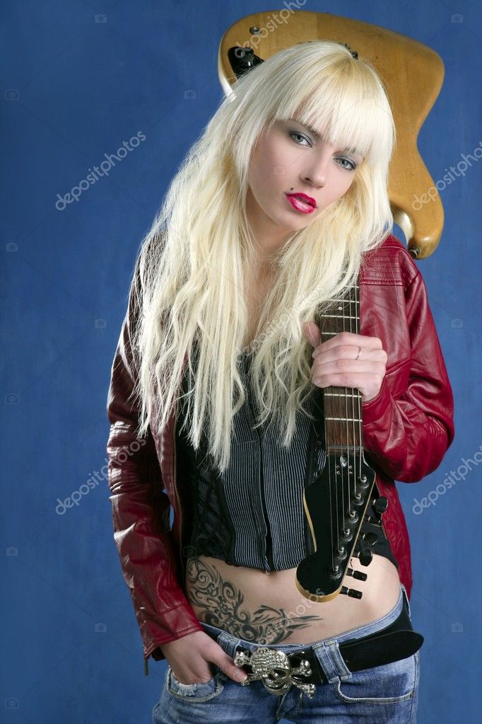 Sarışın Seksi Moda Genç Kız Elektro Gitar Rock Star Mavi Renkli — Stok Foto © Lunamarina 5495773