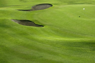 delikli golf sahası yeşil çim hill alan