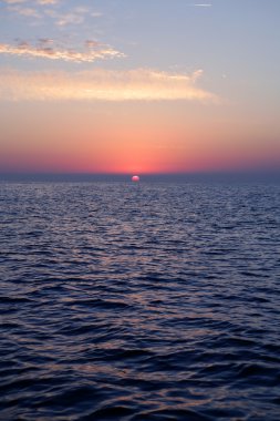 Akdeniz güneş doğarken