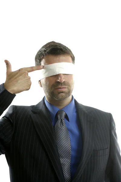 Hombre de negocios con los ojos vendados, metáfora suicida —  Fotos de Stock