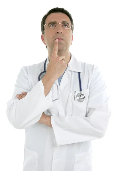 Médico joven con gafas aisladas en blanco —  Fotos de Stock