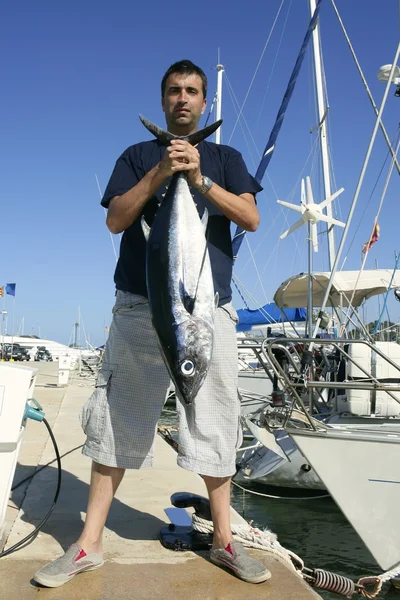 Angler angeln Großwild-Thunfisch im Mittelmeer — Stockfoto