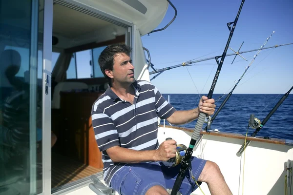 Pescador grande jogo de água salgada barco de pesca — Fotografia de Stock