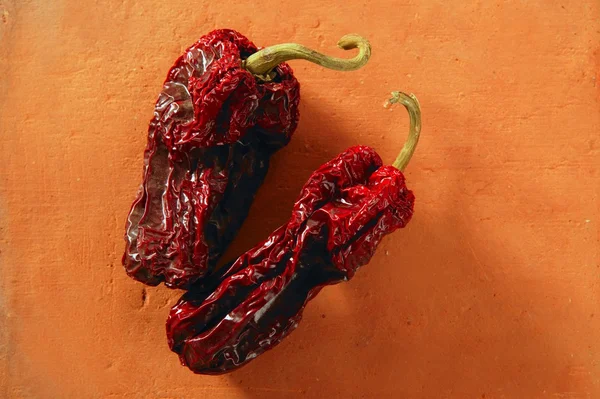 Red hot chili peppers kurutulmuş — Stok fotoğraf