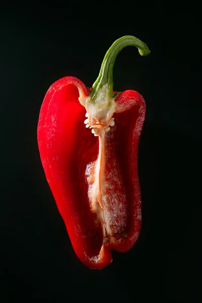 Hälften kapade röd paprika — Stockfoto