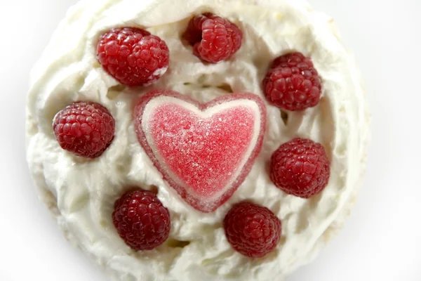 Jelly hearth cream cake with raspberries — Stock Photo, Image