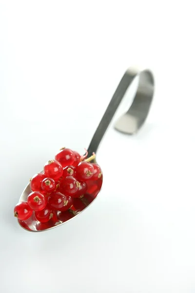 Grosella roja en una cuchara —  Fotos de Stock
