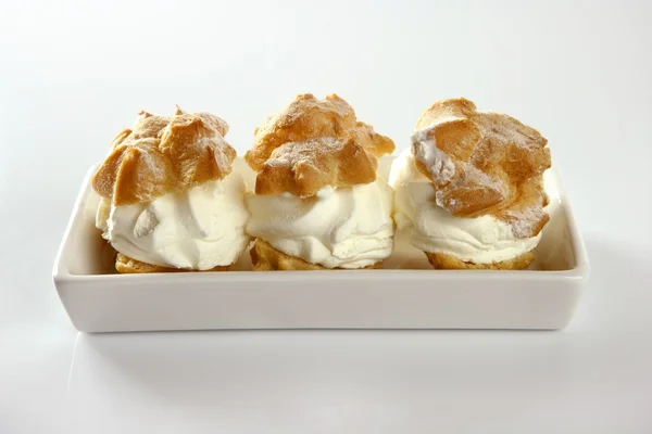 Delicious cream puff cake — Stock Photo, Image