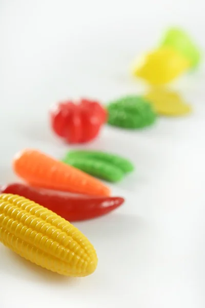 Пластиковая игра, поддельные овощи и фрукты — стоковое фото
