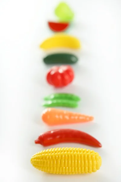 Plastová hra, falešné různé zeleniny a ovoce — Stock fotografie