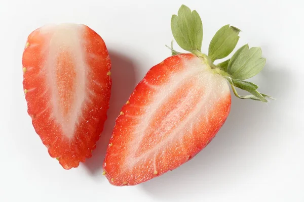 Erdbeer-Makro im Studio weißer Hintergrund — Stockfoto