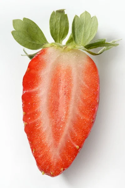 Φράουλα μακροεντολή στο studio λευκό φόντο — Φωτογραφία Αρχείου