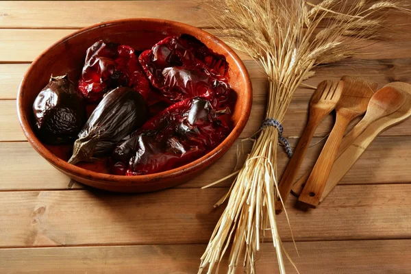 Aubergine och paprika rostad & vete örat spike — Stockfoto