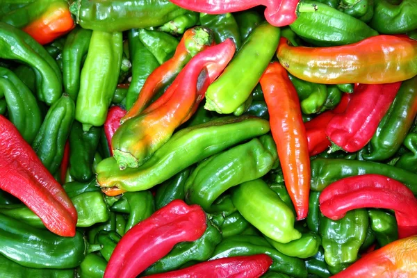 Зеленый красный перец pattenr цветные овощи — стоковое фото