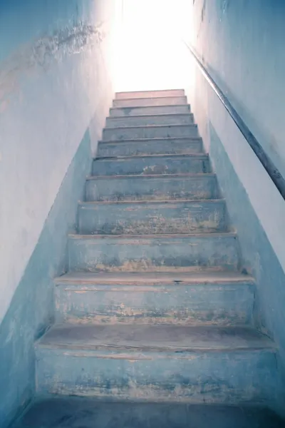 Treppe zum Licht, Metapher zum Himmel — Stockfoto