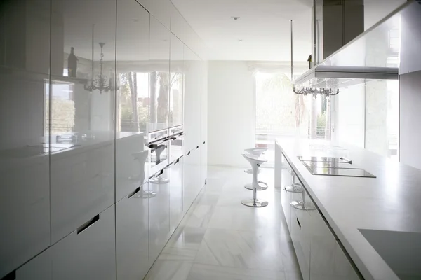 Big modern contemporary white kitchen — Stock Photo, Image