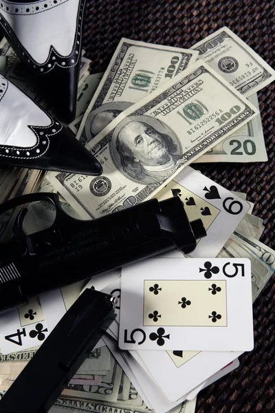 Oyun silah ve dolar, klasik mafya gangster hala — Stok fotoğraf