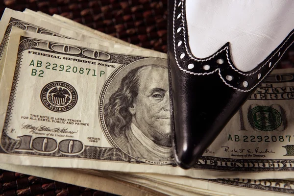 Limpeza de dinheiro negro metáfora dólar — Fotografia de Stock