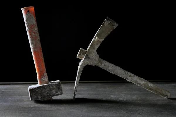 Hårdvara konstruktion hand används smutsiga verktyg — Stockfoto