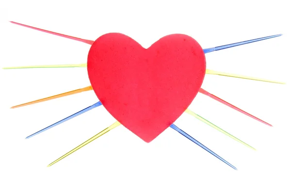 Renk iğne ile Sevgililer kırmızı kalp — Stok fotoğraf