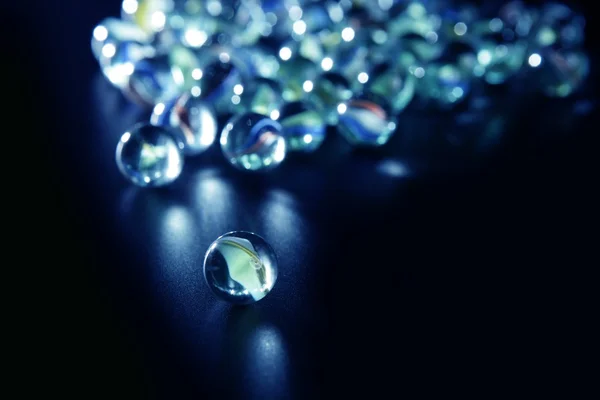 青反射ガラス玉 — ストック写真