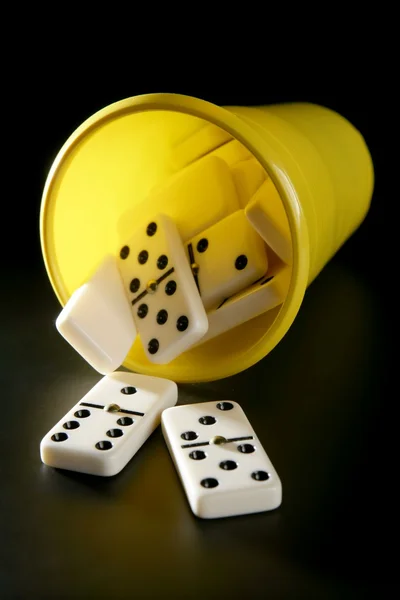 Domino jogo metáfora do negócio — Fotografia de Stock