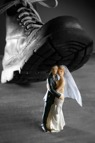 Trampa en äktenskap par statyett — Stockfoto