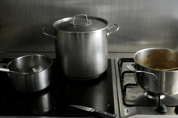 Kotor digunakan stainless steel dapur hal memasak — Stok Foto