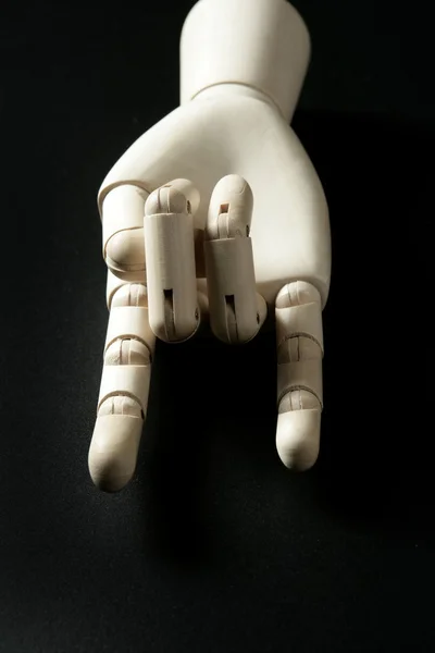Maniquí de mano de madera, cuernos con dedos — Foto de Stock