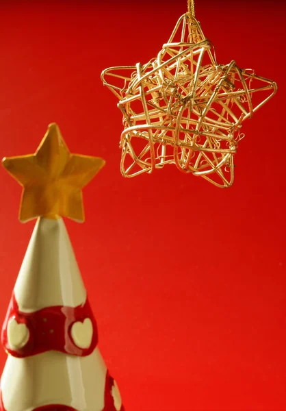 Yıldızlı pekiyi ile altın christmas dekorasyon — Stok fotoğraf