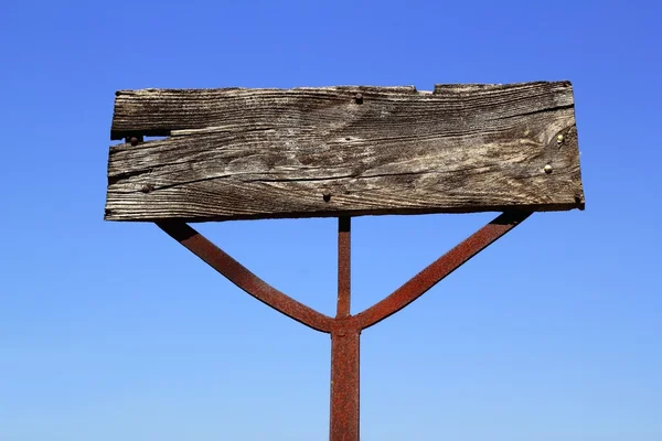 Старий дерев'яний старовинний сигнал порожній копійковий простір — стокове фото