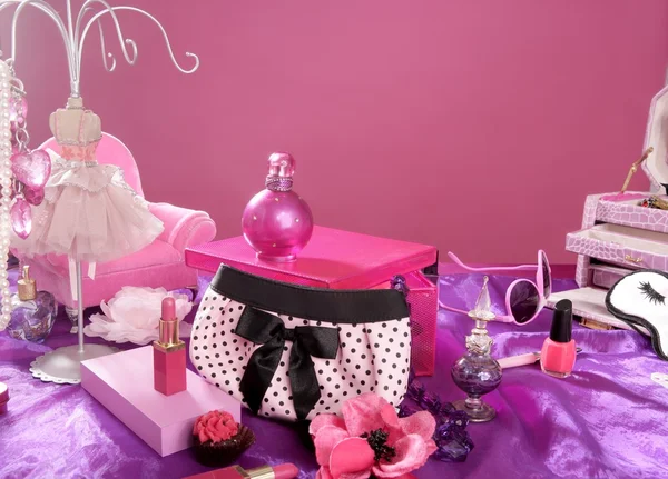 Барби стиль моды макияж тщеславие туалетный столик — стоковое фото