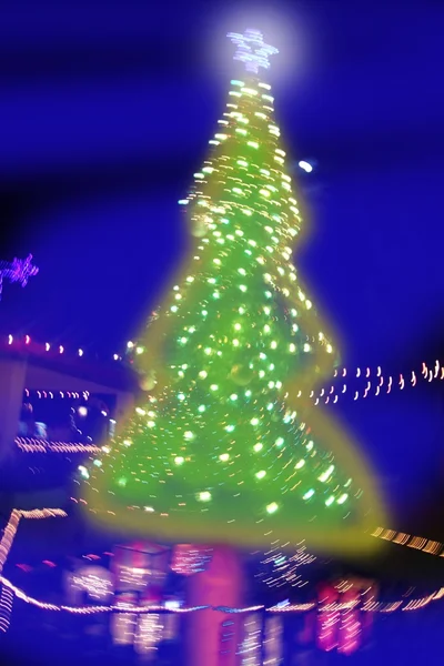 Christmas tree night blurred lighting — Stock Photo, Image