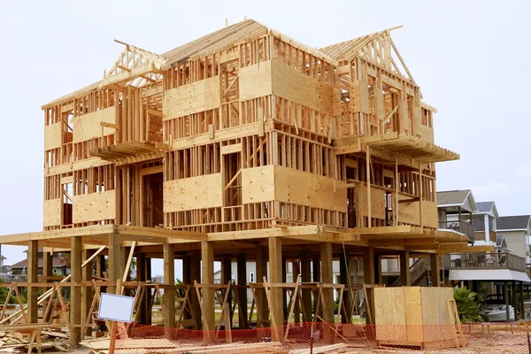 Casa de madeira construção, estrutura de madeira americana — Fotografia de Stock