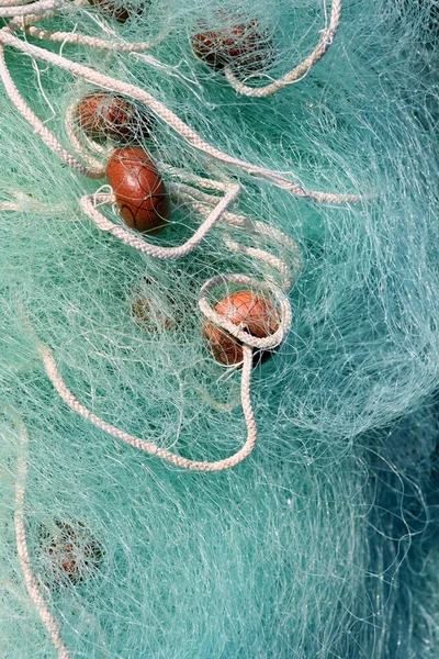 Δίχτυα και αλιευτικά εργαλεία για επαγγελματικό ψαράς βάρκα — Φωτογραφία Αρχείου