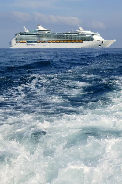 Cruise in ibiza eiland, mediterrane zonsopgang — Stockfoto
