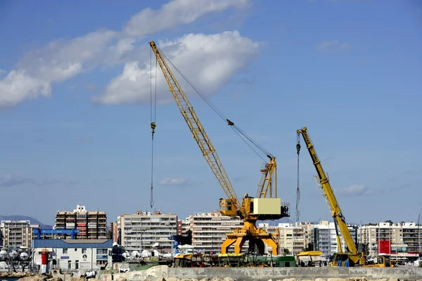 Crane in Santa Pola harbor, Spain — Stock Photo, Image
