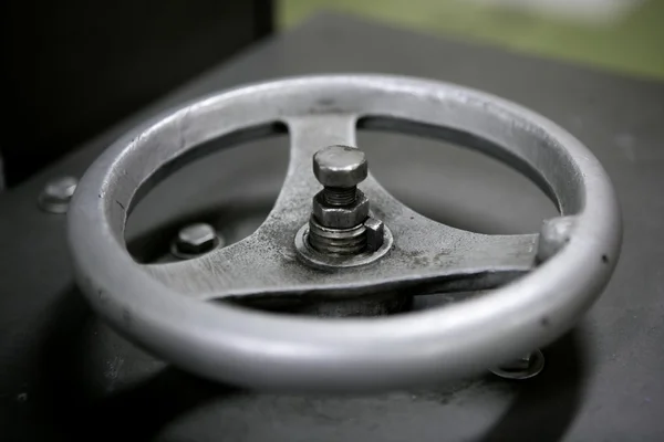 Деталі промислового монтажу, сталеве колесо — стокове фото