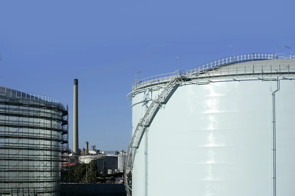큰 화학 탱크 가솔린 컨테이너 석유 산업 — 스톡 사진
