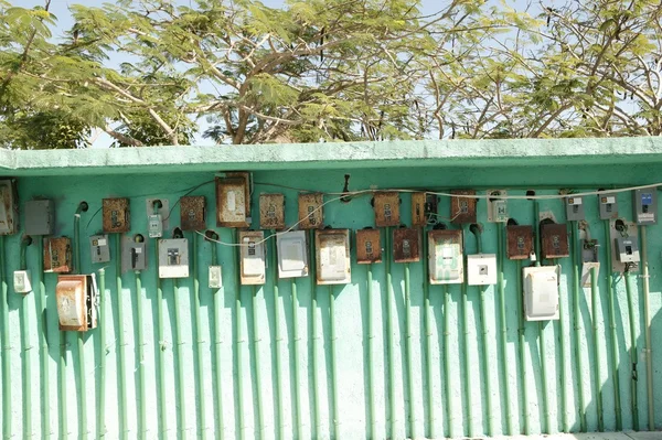 Стіни лічильника електроенергії в Мексиці відкритий зелений — стокове фото