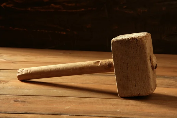 Hammer oude houten gemaakt boven hout — Stockfoto