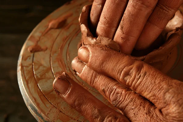 Olaria artesanato argila cerâmica mãos trabalho — Fotografia de Stock