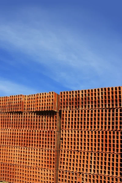 Briques de construction motif empilé argile rouge — Photo