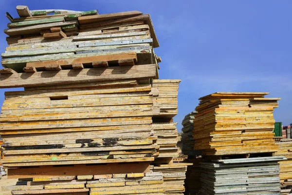 Cofragem obturação placa de madeira empilhada — Fotografia de Stock
