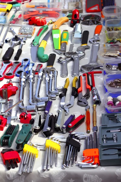 Schnäppchen-Handwerkzeuge auf dem Gebrauchtmarkt — Stockfoto
