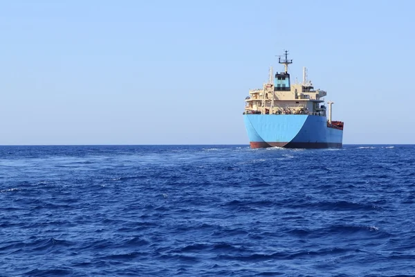 Nave di trasporto chimico offshore a vela cisterna — Foto Stock