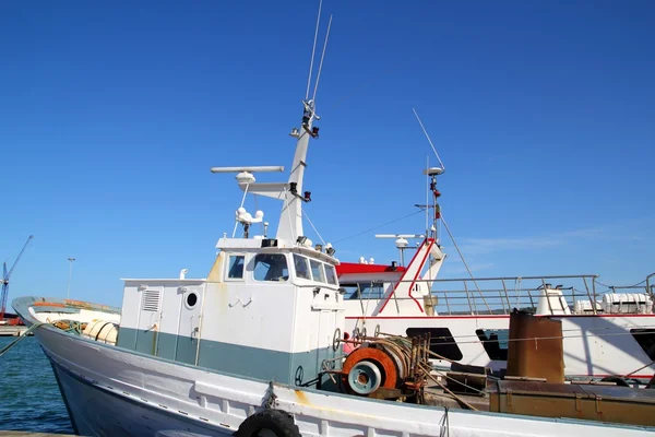 Fisherboat на середземноморському Харбор — стокове фото